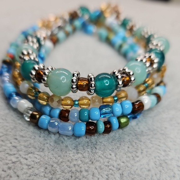 Multicolor Beaded Bracelet Set - Picture 2 of 4